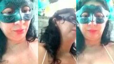 Mature-Mom records herself playing with toys & twerking in Latin