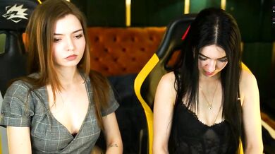 Watch Chaturbate's First Teen: A Flexible Nude Model