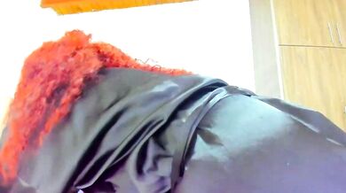 Watch patty_m's tight ass get drilled hard with big dildos in this steamy titty-fuck video!