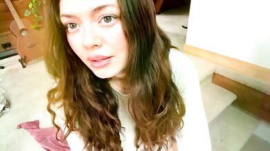 EmersonCane's Chaturbate Video: Tight Leggings Nude Girl Rides a Dildo