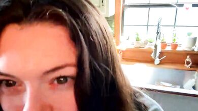 EmersonCane's Chaturbate Video: Tight Leggings Nude Girl Rides a Dildo