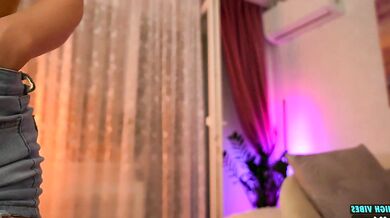 Sweety_rinushka_'s naked body is perfect for Chaturbate's splits stream