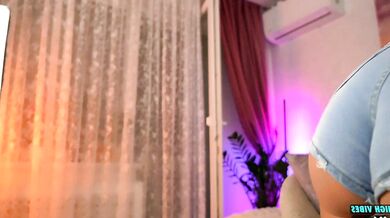 Sweety_rinushka_'s naked body is perfect for Chaturbate's splits stream