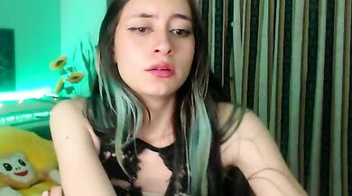 Tamara_wristt's first time on camera: Latina deepthroating with a big cock in her tight pussy