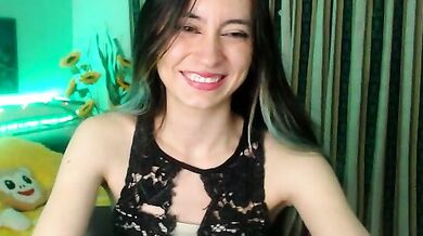 Tamara_wristt's first time on camera: Latina deepthroating with a big cock in her tight pussy