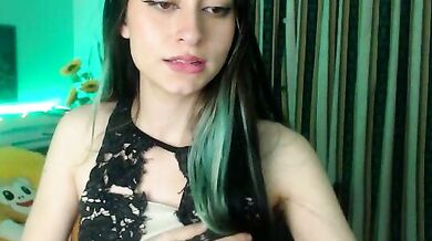 Tamara_wristt's first time on camera: Latina deepthroating with a big cock in her tight pussy
