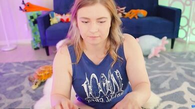 Asiri Ocean sensually records herself in hot Chaturbate video stream