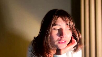 Oofbabe__ records herself naked while getting her big boobs bounce