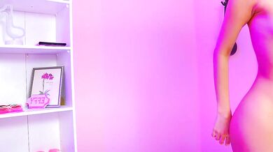 Watch little_effy18_'s chaturbate session with her tight little pussy and fansy flair