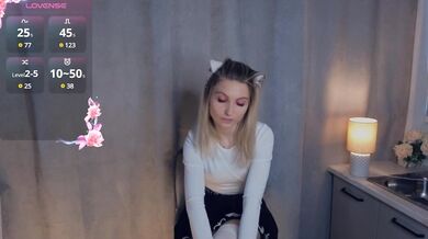 EleneBasil - Porn Video [Cam4]: lips, sensual shivers, stunning booty