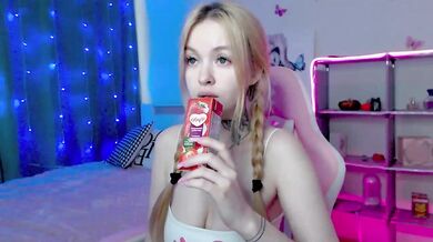 NaughtyMable - Porn Video [Bongacams]: vibrant personality, exquisite buttocks, moaning cam beauty