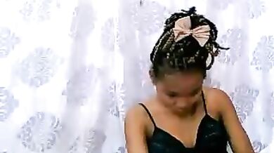 Maarcelinahh - Porn Video [Bongacams]: raw and real session, captured show, perfectly sculpted posterior