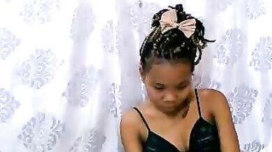Maarcelinahh - Porn Video [Bongacams]: raw and real session, captured show, perfectly sculpted posterior