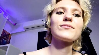 MeganCurson - Porn Video [Cam4]: multi goal show, sensational beauty, vibrant personality