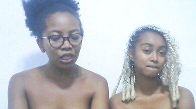 sophia7777 - Porn Video [Cam4]: radiant cleavage, erotic body tease, beautiful frame