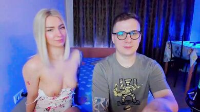 HulkLisandra - Porn Video [Bongacams]: enchanting princess, voluptuous décolletage, alluring backside