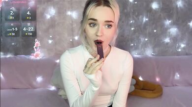 Olivisan - Porn Video [Bongacams]: gets dirty, captivating allure, captivating personality