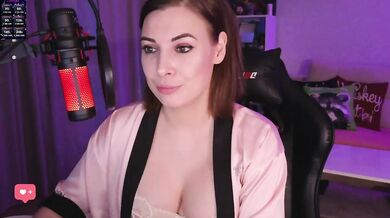 LadyLLSex - Porn Video [Bongacams]: divine beauty, euphoric moans, pounding sensations