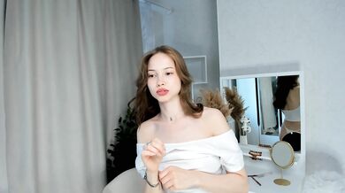 SheenaBeese - Porn Video [Cam4]: sculpted physique, radiant frame, popular internet personality