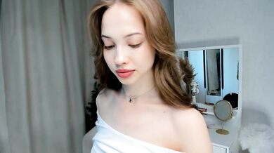 SheenaBeese - Porn Video [Cam4]: sculpted physique, radiant frame, popular internet personality