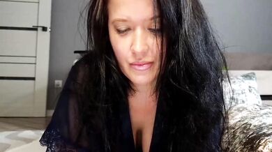 LoveCatsuit - Porn Video [Bongacams]: obmihod, beautiful assets, energetic streamer