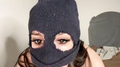 Nimue99 - Porn Video [Cam4]: beautiful porn slut, caught on webcam, pounding desire