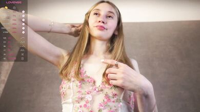 BeatrixCouch - Porn Video [Cam4]: luscious rear, engaging entertainer, sultry pleasure