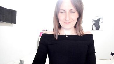 Kiza9 - Porn Video [Bongacams]: luscious rear, lively content creator, naked seductress