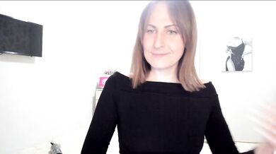 Kiza9 - Porn Video [Bongacams]: luscious rear, lively content creator, naked seductress