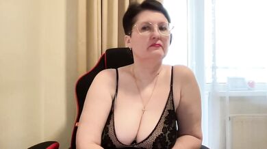 HotMilfPussy - Porn Video [Bongacams]: exquisite model, gorgeous rump, online chat session