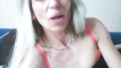 Laurien - Porn Video [Bongacams]: hidden show, rhythmic pulsation, seductive glutes