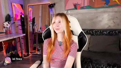 Na-izi - Porn Video [Bongacams]: lovely décolletage, cam girl, video documentation