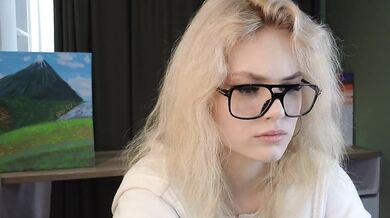 WiloneHascallv - Porn Video [Cam4]: big tip goal, naked behind, exquisite buttocks