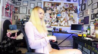 1800fuckyu - Porn Video [Cam4]: ravishing sensations, playful and wet stream, mesmerizing temptress