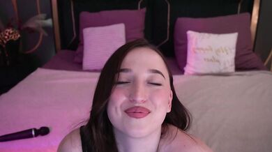 MiuMiow - Porn Video [Bongacams]: beautiful seductress, captivating buttocks, striking enchantment