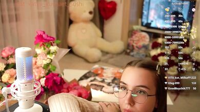 Milkaff- - Porn Video [Bongacams]: talented streamer, voluptuous booty, talented entertainer