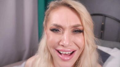 IsadoraDunkan - Porn Video [Bongacams]: naked beauty, alluring hips, blowjob