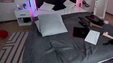 CassieEvans - Porn Video [Bongacams]: vibrant content creator, touching herself live, passionate surrender