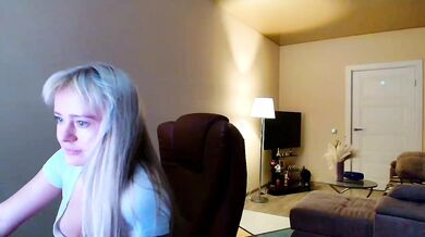 Kriszayka - Porn Video [Bongacams]: ravishing derriere, lively cam slut, enthusiastic streamer