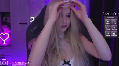 fymryn - Porn Video [Bongacams]: elegant bust, charming host, naked chest