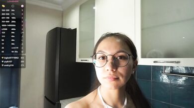 MarianBritt - Porn Video [Cam4]: full body reveal, irresistible form, captivating content creator