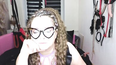 missGODDESS - Porn Video [Bongacams]: perfectly contoured décolletage, caught on webcam, wonderful