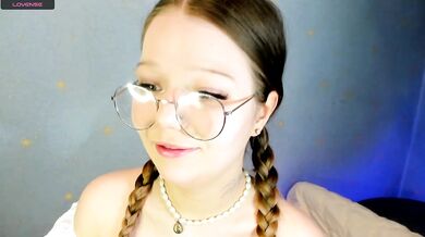 MelMooon - Porn Video [Bongacams]: perfectly sculpted posterior, porn, charming broadcaster