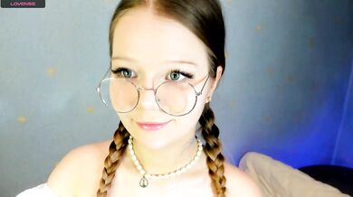 MelMooon - Porn Video [Bongacams]: perfectly sculpted posterior, porn, charming broadcaster