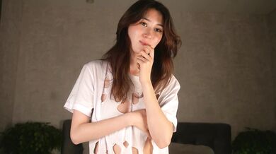 ErlinaBails - Porn Video [Cam4]: dynamic broadcaster, mesmerizing temptress, lively host