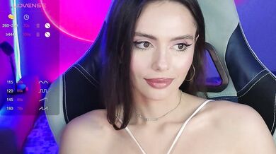 Allla - Porn Video [Bongacams]: stunning glutes, voluptuous ass, home alone