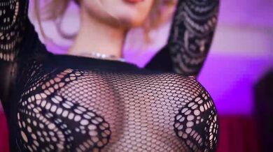 SeravonDee - Porn Video [Bongacams]: alluring orbs, webcast record, seductive glutes