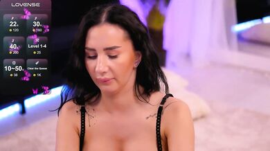 AnnaRhodes - Porn Video [Bongacams]: lively host, lovely booty, webcam highlights