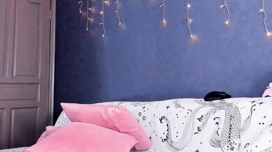 LisaLamb - Porn Video [Cam4]: gorgeous diva, smoldering seduction, talented content creator