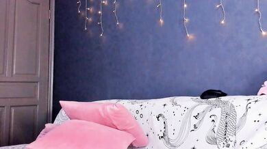 LisaLamb - Porn Video [Cam4]: gorgeous diva, smoldering seduction, talented content creator